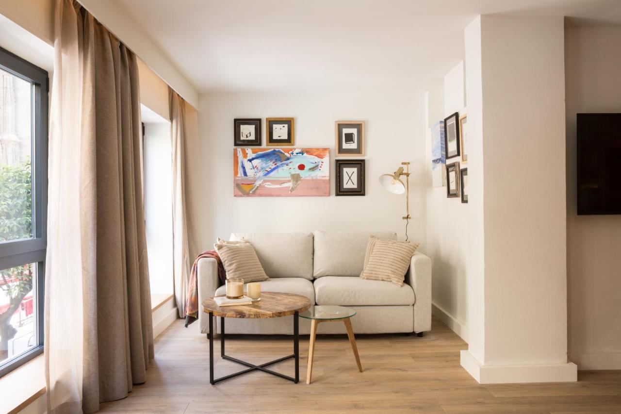 Puerta Catedral Suites Sevilla Eksteriør bilde