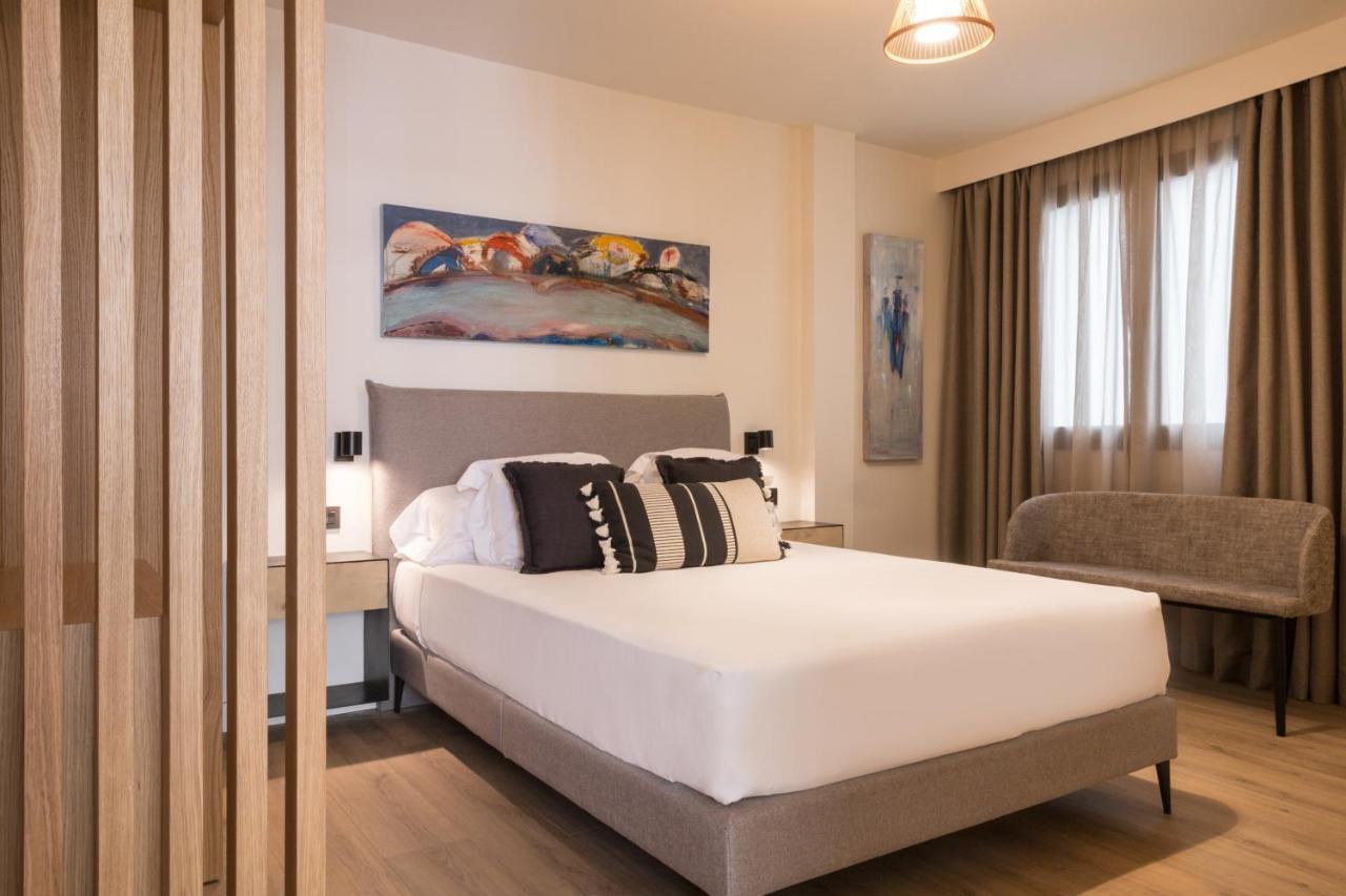Puerta Catedral Suites Sevilla Eksteriør bilde