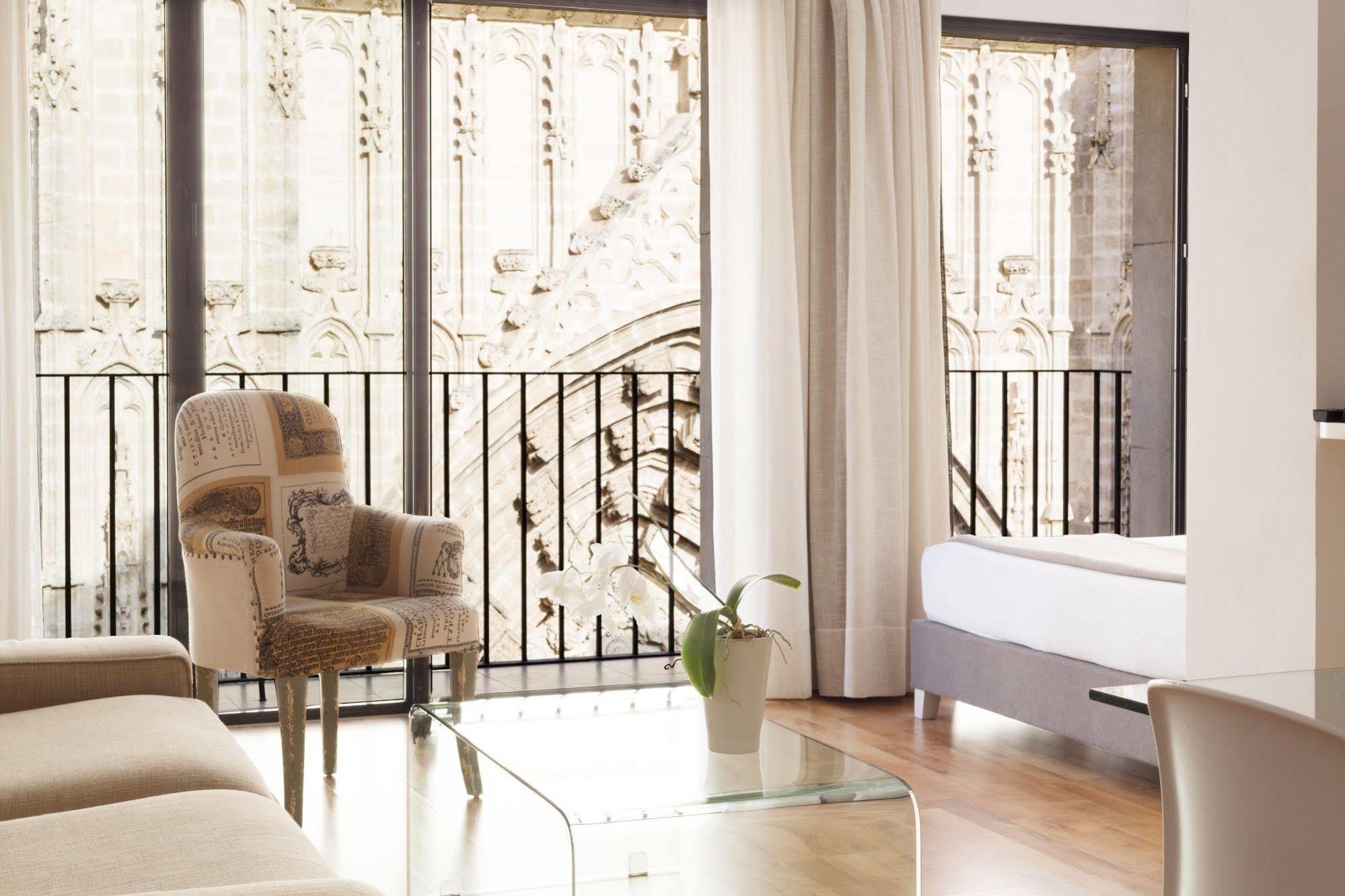 Puerta Catedral Suites Sevilla Eksteriør bilde