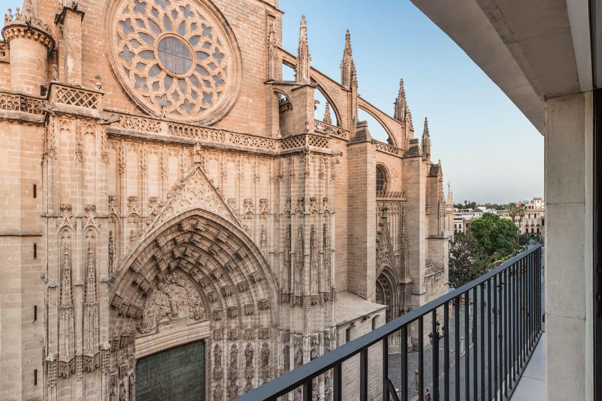 Puerta Catedral Suites Sevilla Eksteriør bilde